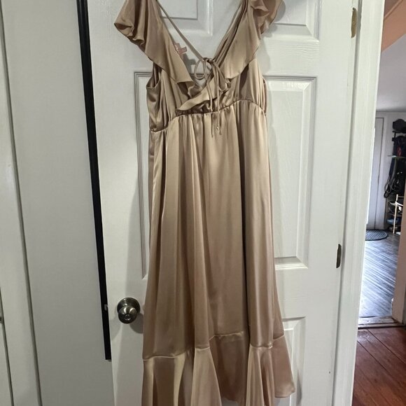 Show Me Your Mumu Samantha Ruffle Wrap Dress ~ Champagne Luxe Satin 1X - Picture 2 of 5